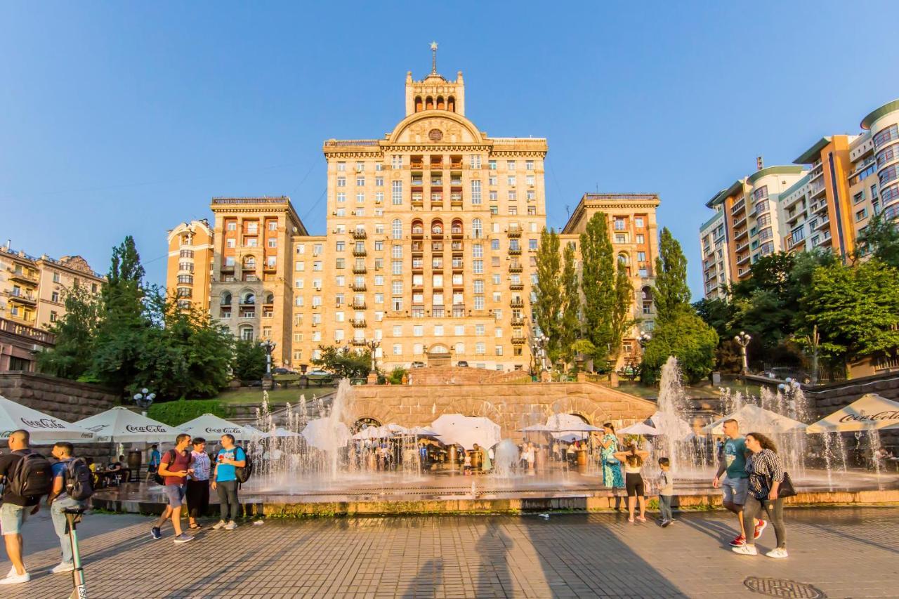 3-Room Apartments On Khreshchatyk. Building With Star Kijów Zewnętrze zdjęcie